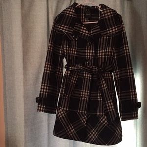 Barely worn. 40% wool 30% polyester...